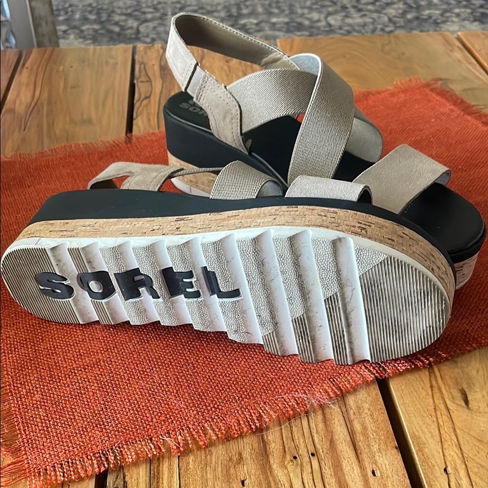 Sorel Women's Tan Sandals - Picture 5 of 5